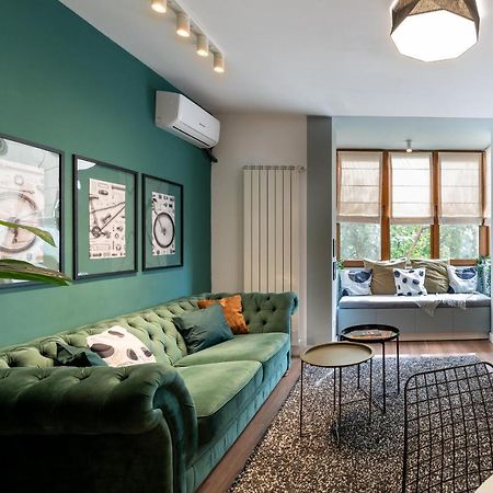 Downtown Retreat: Spacious 2-Br By Unirii Square 布加勒斯特 外观 照片