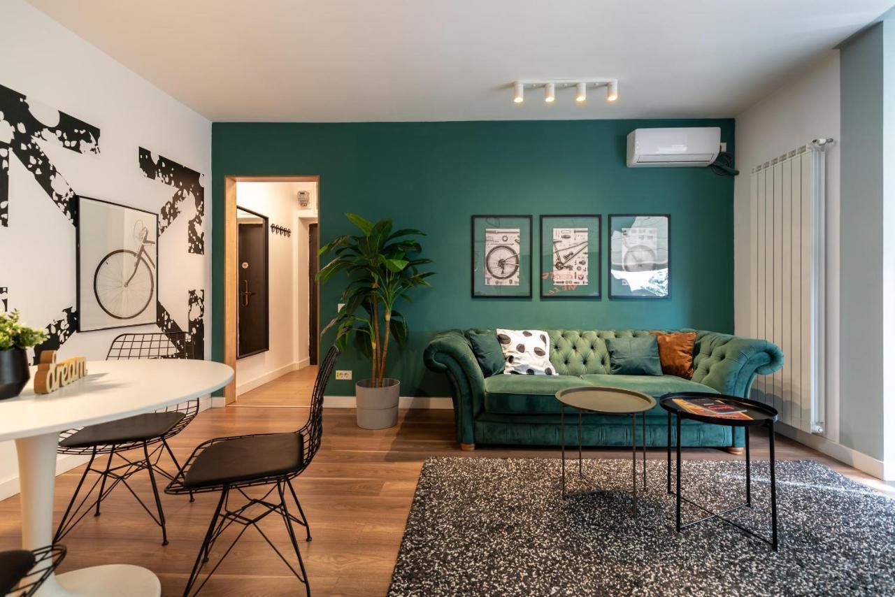 Downtown Retreat: Spacious 2-Br By Unirii Square 布加勒斯特 外观 照片