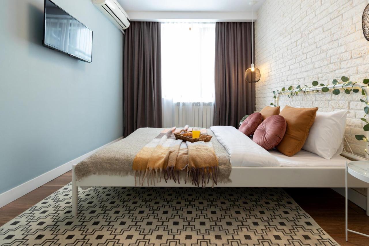 Downtown Retreat: Spacious 2-Br By Unirii Square 布加勒斯特 外观 照片
